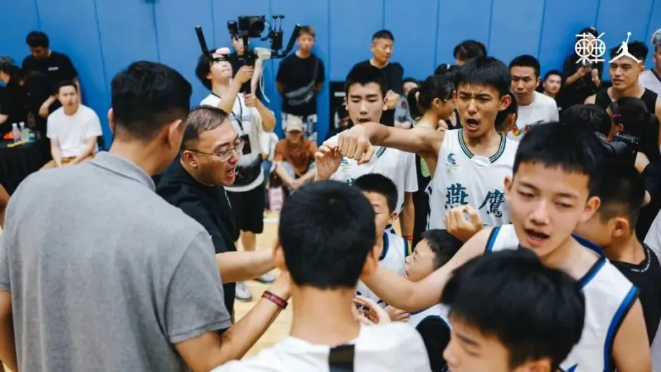 控卫如何通过视频学习提高技术水平_2
